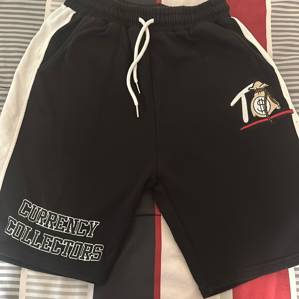 Black and White Tulones Men Shorts
